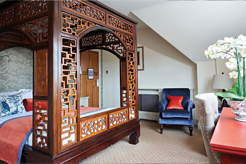 Four Poster Superior Bedroom &#124; The Montagu Arms Hotel