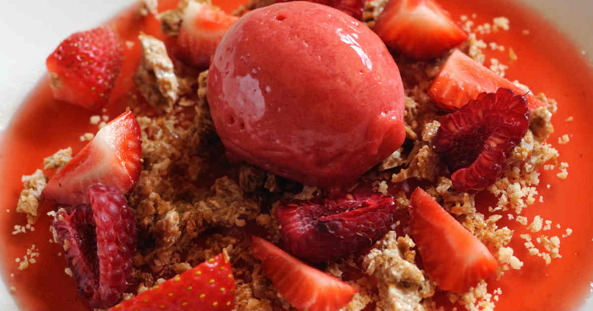 Eat The Seasons | New Forest Strawberry Dessert | Montagu Arms1